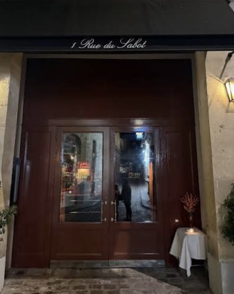 Cherry Paris: o charme de Saint-Germain com alma de Saint-Tropez